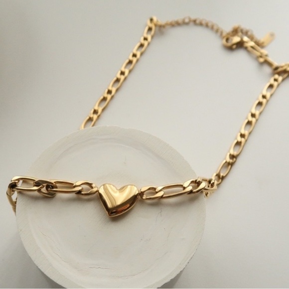 Waterproof gold plated heart necklace - Picture 4 of 5
